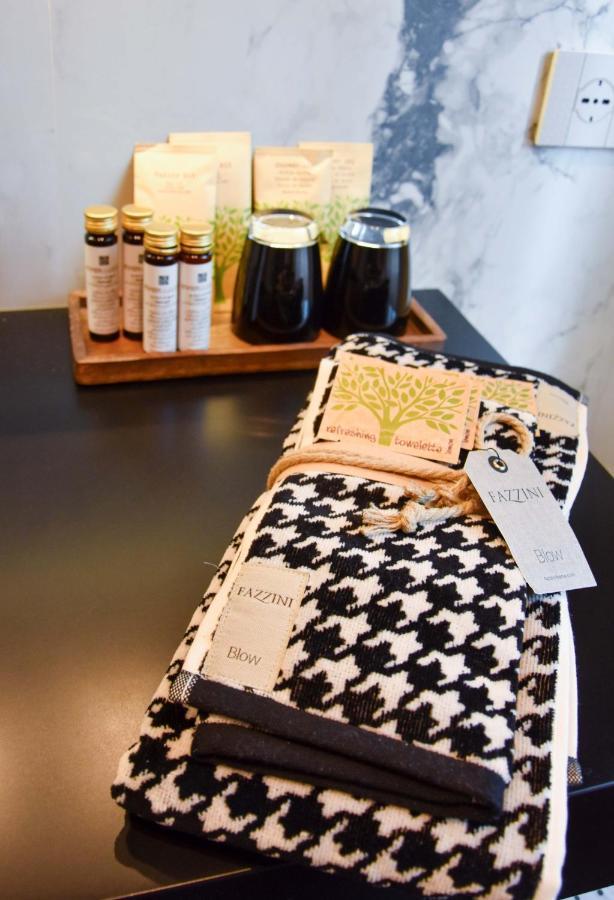 Nuova Cafe' Suite Саличе Терме Екстериор снимка