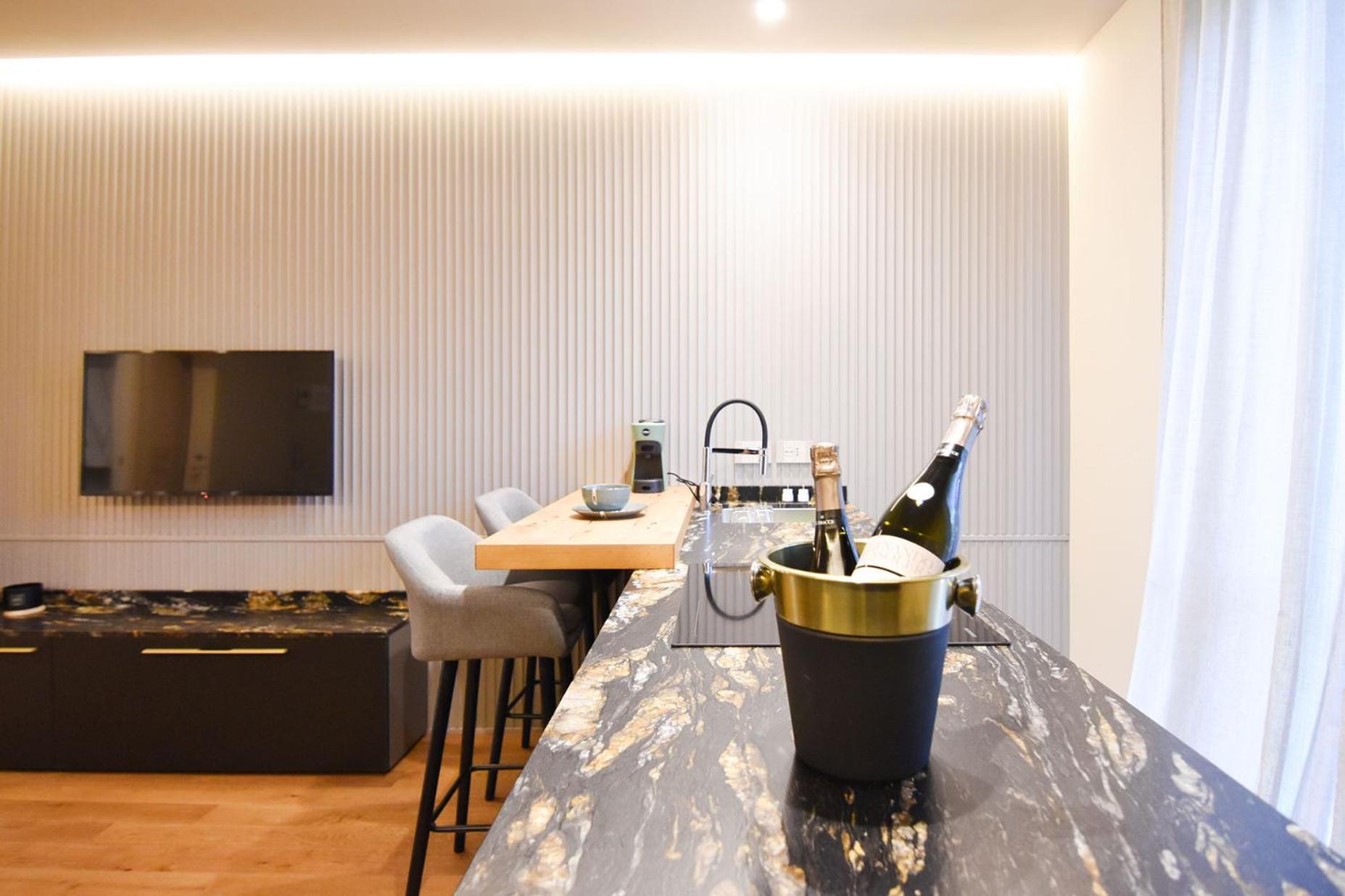 Nuova Cafe' Suite Саличе Терме Екстериор снимка